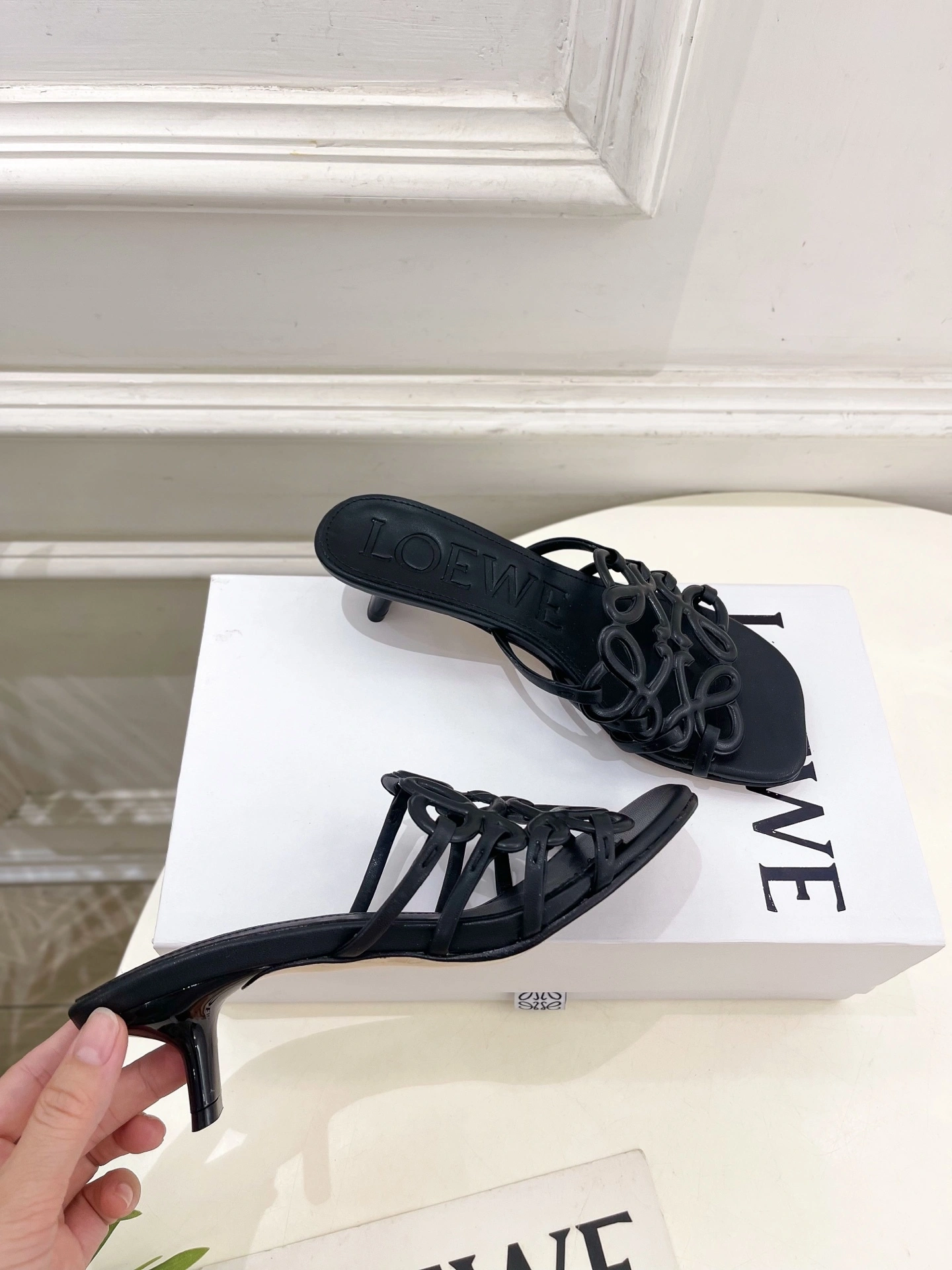 8o5w5 L616465X71-1100 Petal Anagram Calfskin goatskin Heel height：4.5CM item:ET-X234G1114